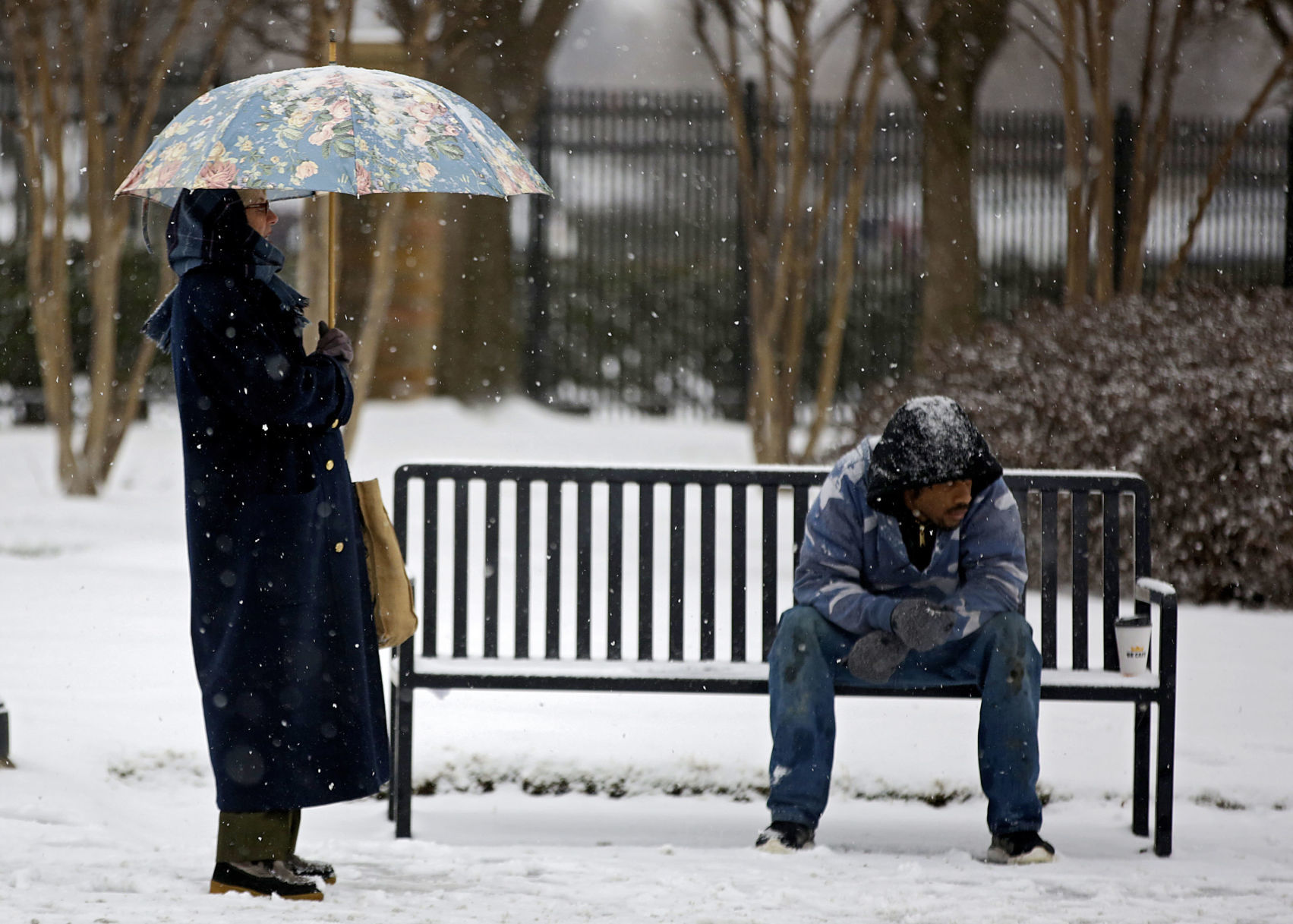 Snow falls on Tulsa area, northeast Oklahoma